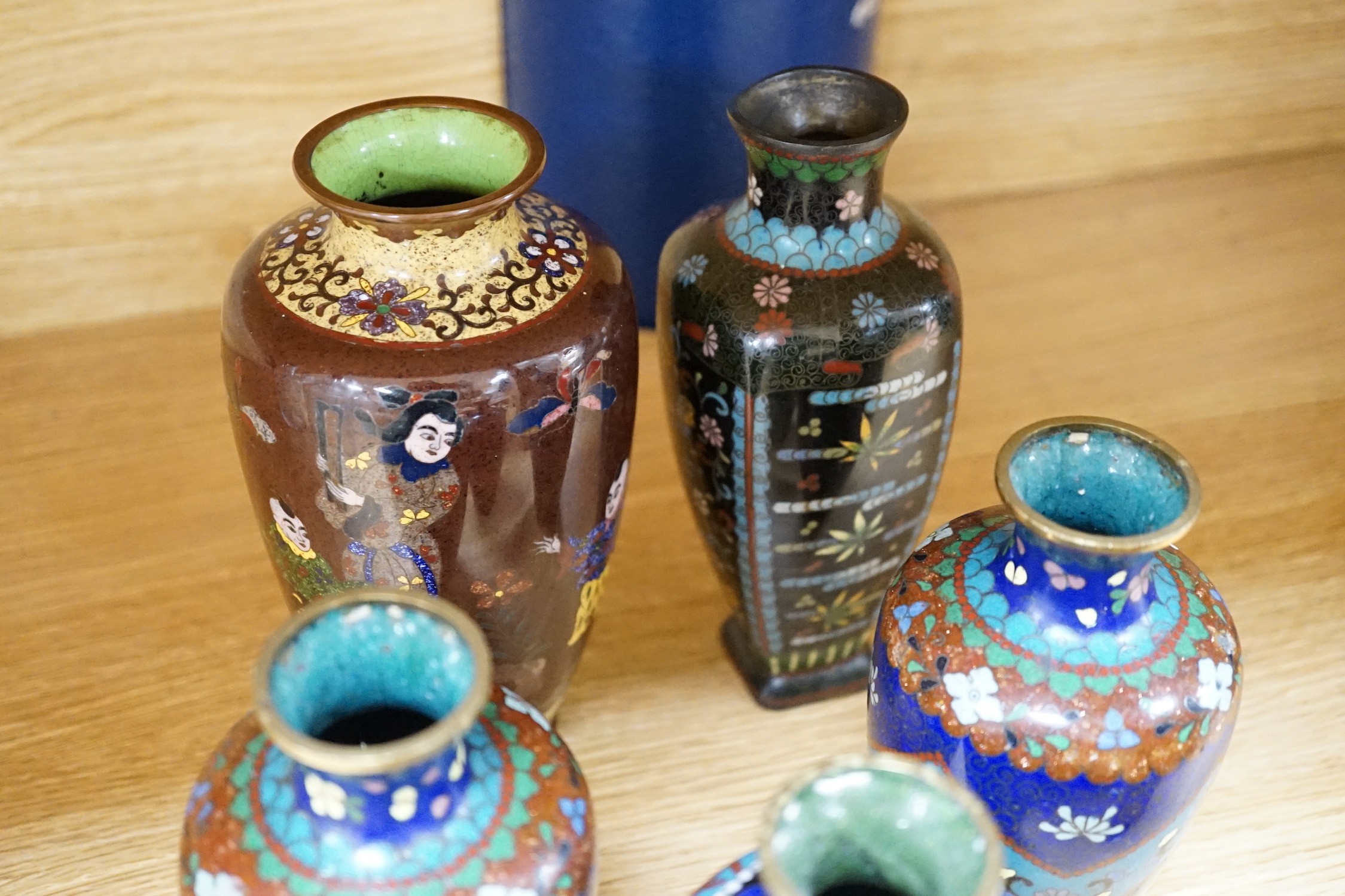 Assorted Japanese cloisonné enamel vases, The tallest 18.5 cm